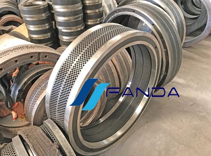Ring die of vertical ring die pellet mill..jpg